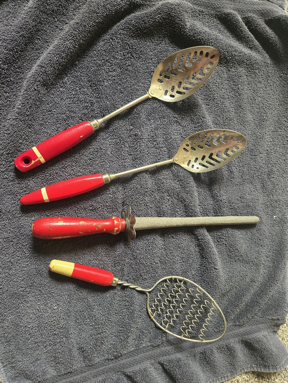 Red Handle Kitchen Utensil Set - Classic Home Kitchen Tools